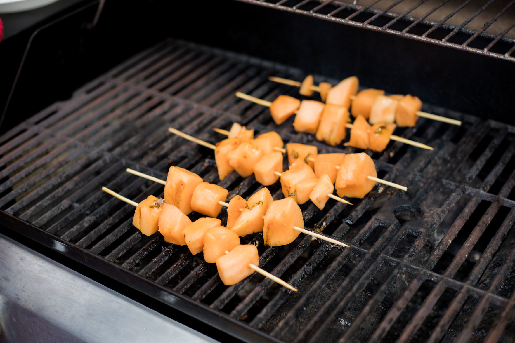 2018_MOMS_FruitKebabs_THORSON-6531.jpg